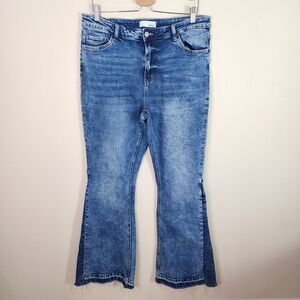 Vervet Women's High Rise Low Contrast Panel Flare Jeans Stretch Raw Hem Size 32